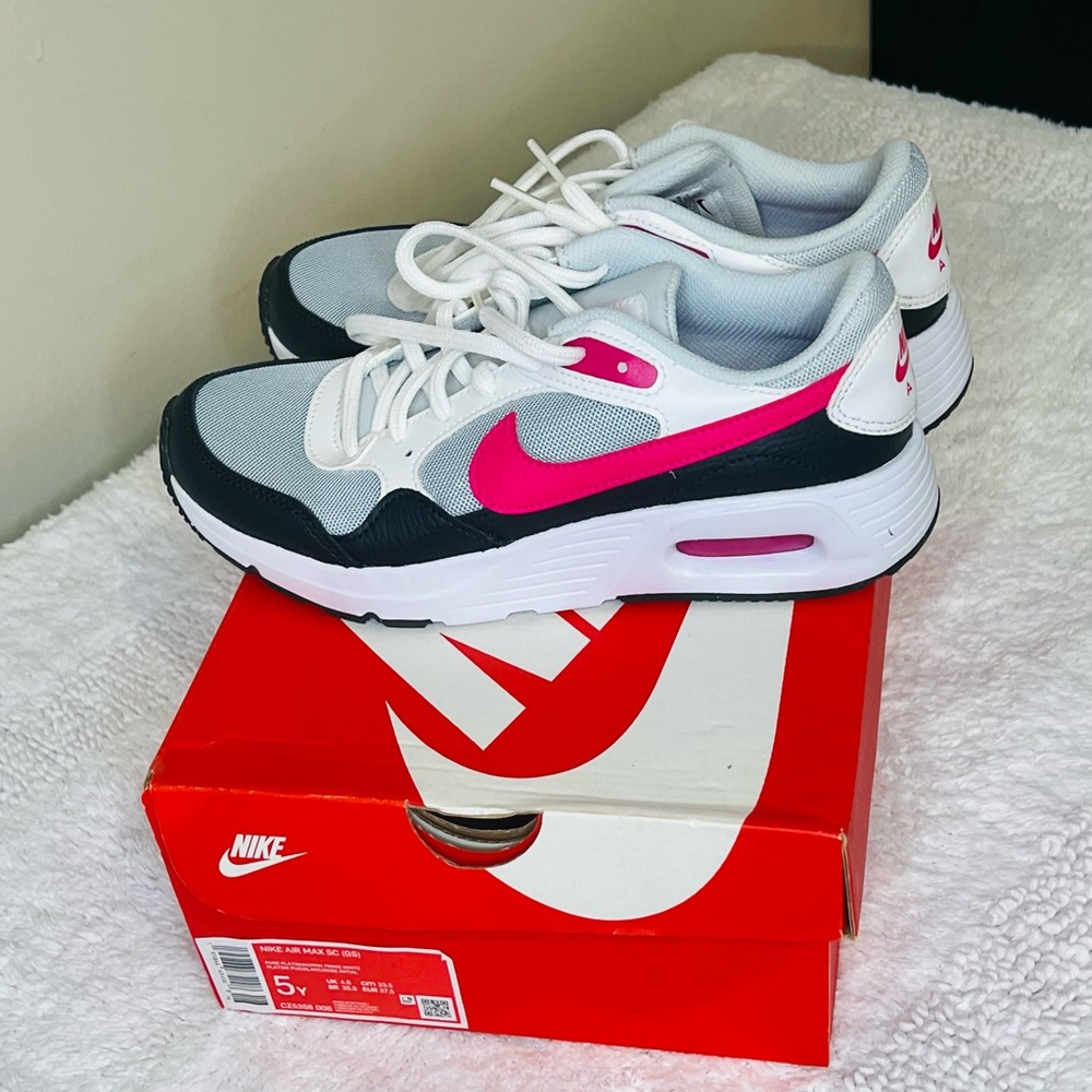 Nike Air Max SC (GS) | White / Gray / Black / Pink | Size 5Y